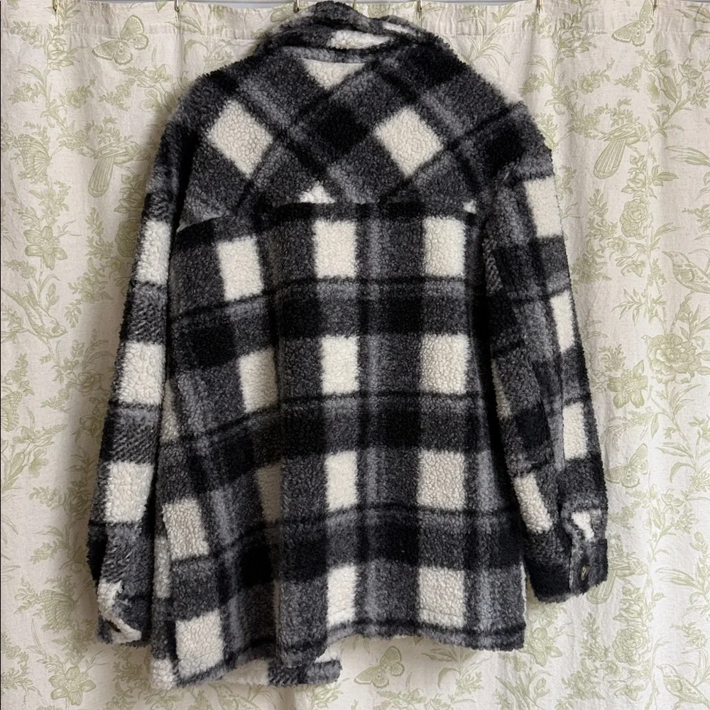 Love Tree Plaid Jacket - Picture 5 of 5